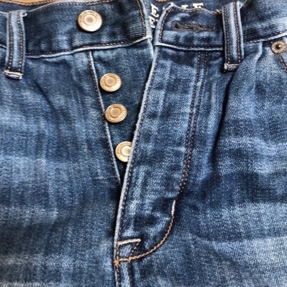 American Eagle Womens Distressed Button Fly Medium Wash Cuffed Denim Shorts Sz 4 - Picture 2 of 12